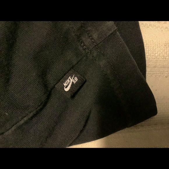 NIKE SOFTBALL SHIRT. - Picture 3 of 4